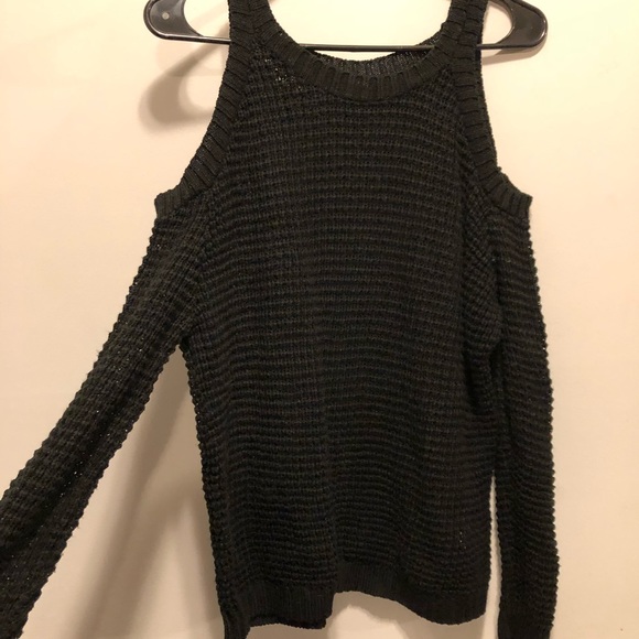 Charlotte Russe Open Shoulder Sweater - Picture 3 of 8